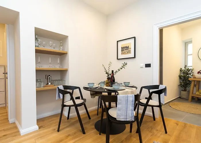 Newpremium Suite Sinjorina, Historical City Centre